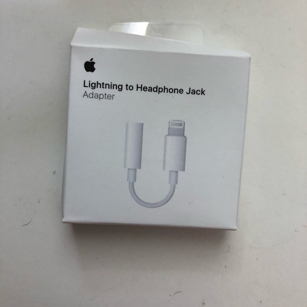 apple light to headphone jack adapter